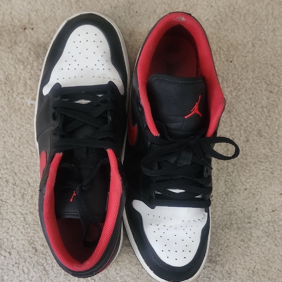 Jordan Other - Jordan Low Top Sneakers in Black, White & Red